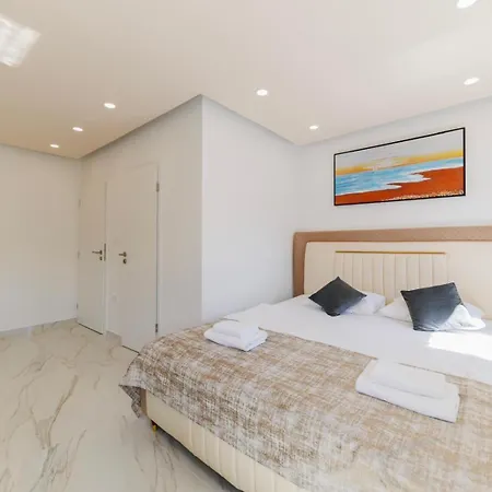 Premium Πανσιόν