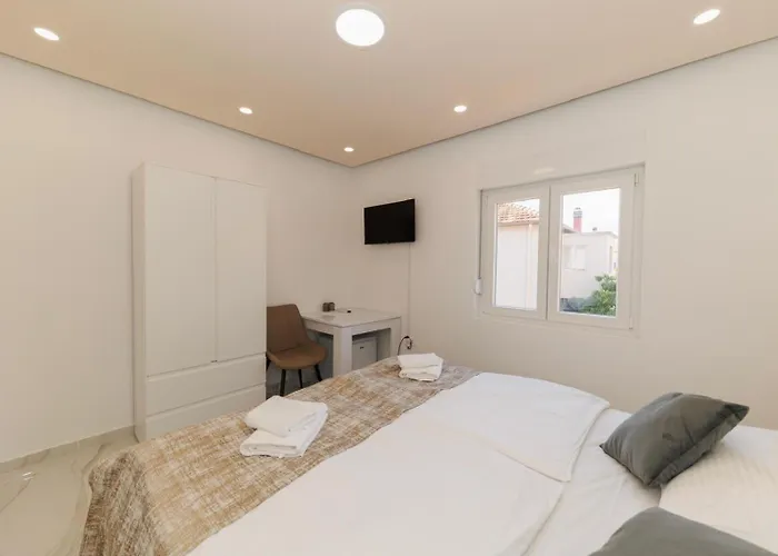 Premium בית הארחה 3*